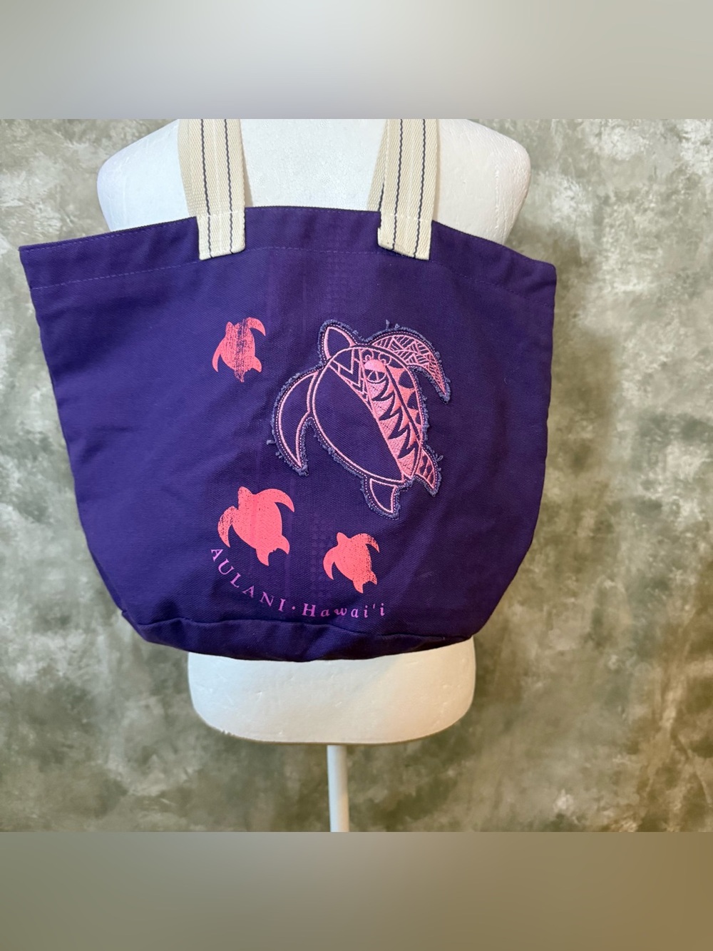 Aulani Hawai‘i Purple Tote with Pink Turtle Motif (Love 24)